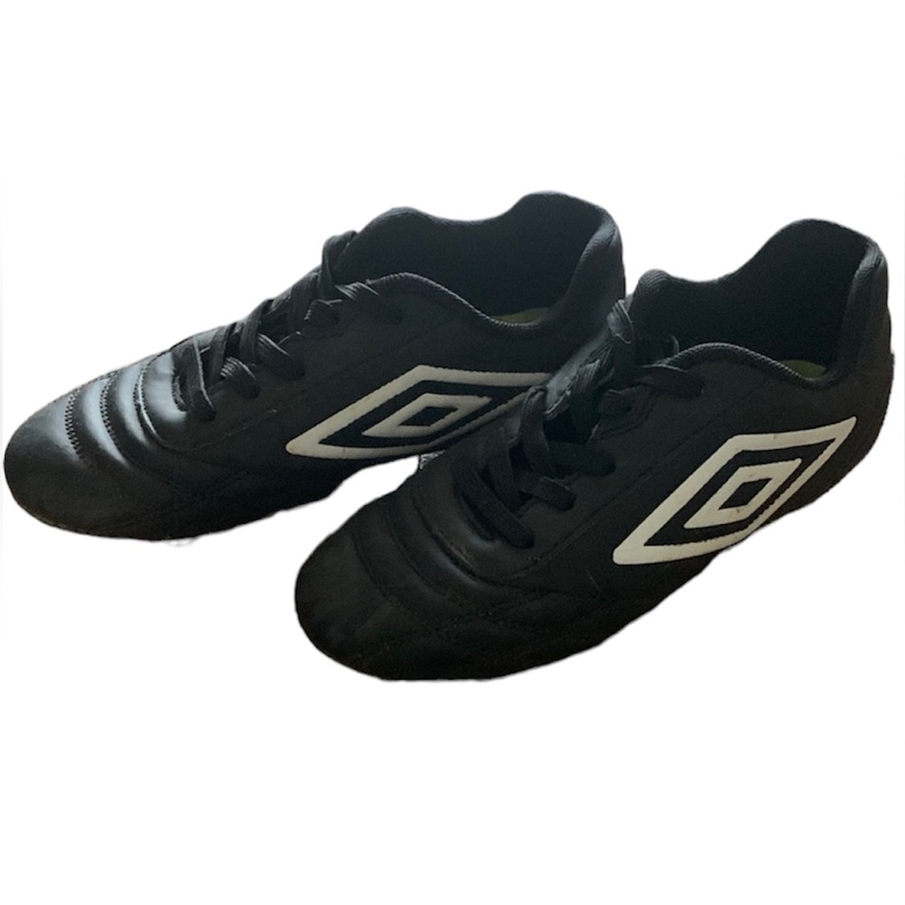 Youth Umbro Soccer Cleats